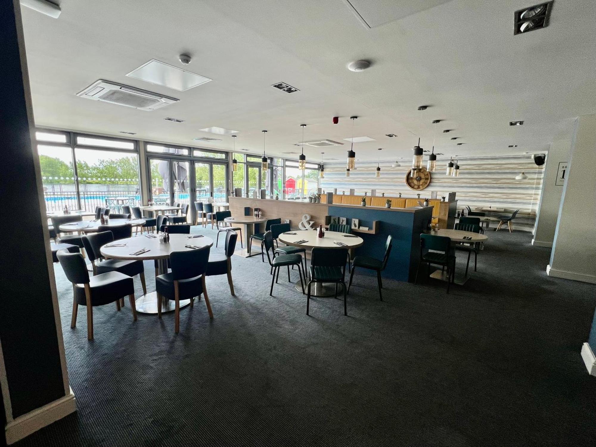 Wildflower, Premium Plus Hot Tub Lodge South Cerney Dış mekan fotoğraf